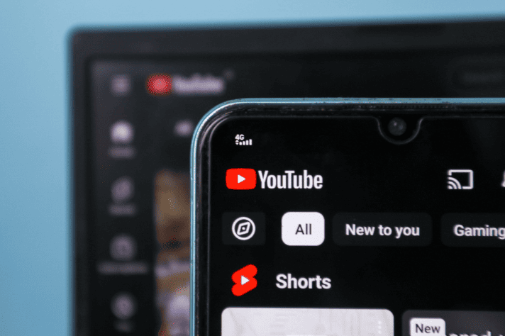 PC越しのスマホのYouTube画面